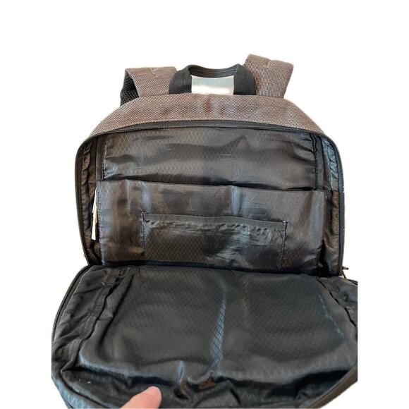 New Era Top Loading Skate Backpack - Picture 4 of 4